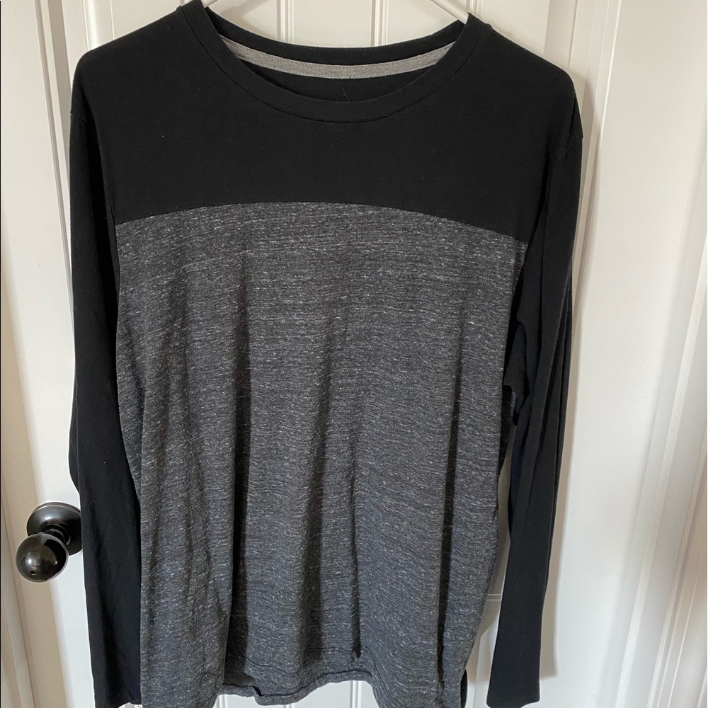Mens long sleeve in a large